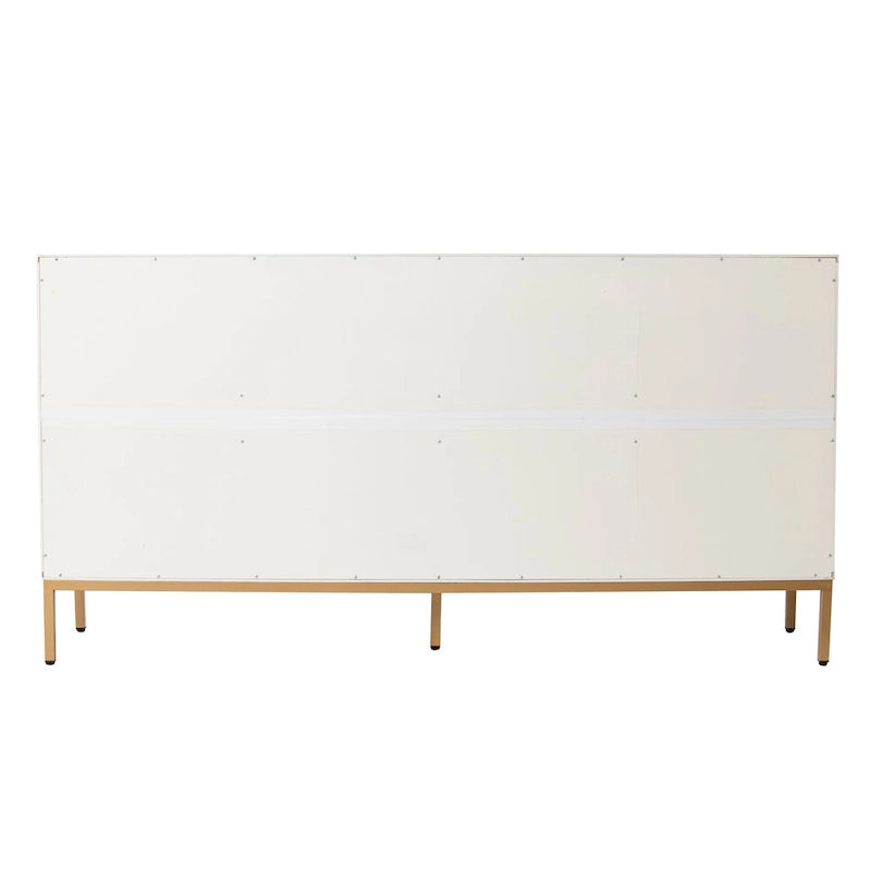Armoire en bois contemporaine avec détails dorés