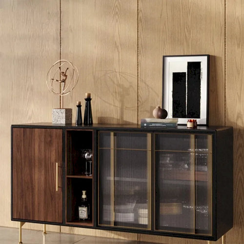 Modernistisches Sideboard/Buffetschrank mit 3 Türen, 55.12 Zoll, mit mehrschichtigem Massivholzrahmen und Walnussfurnier; wird vollständig montiert geliefert.