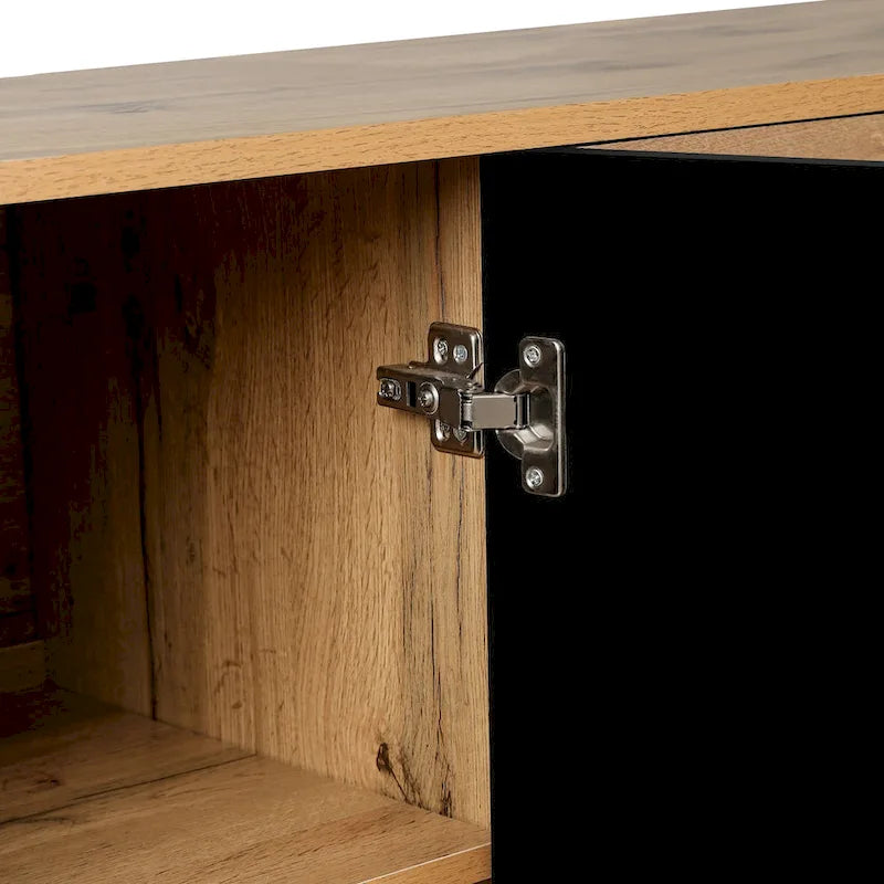 Armario grande de almacenamiento con puerta de flores talladas y manija de metal, ideal para la sala, la cocina y la entrada