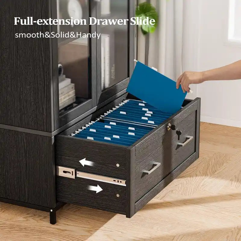 Aktenschrank mit verstellbaren Regalböden und Schloss