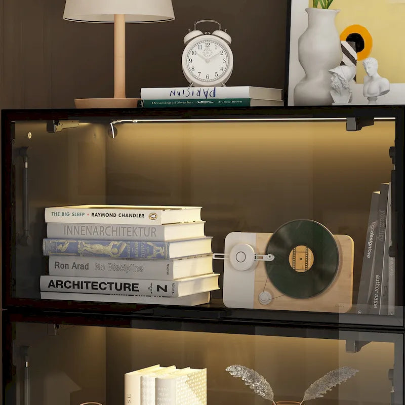 Vitrine de rangement éclairée avec portes en verre trempé