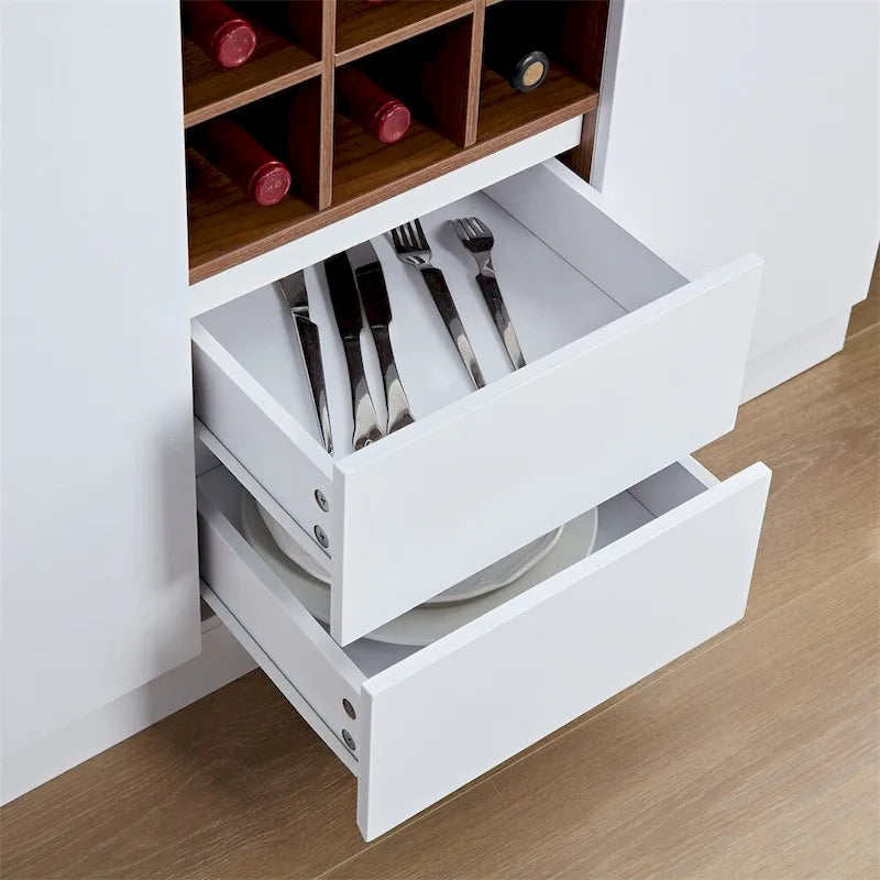 Buffet de cuisine en bois avec rangement et compartiment à vin